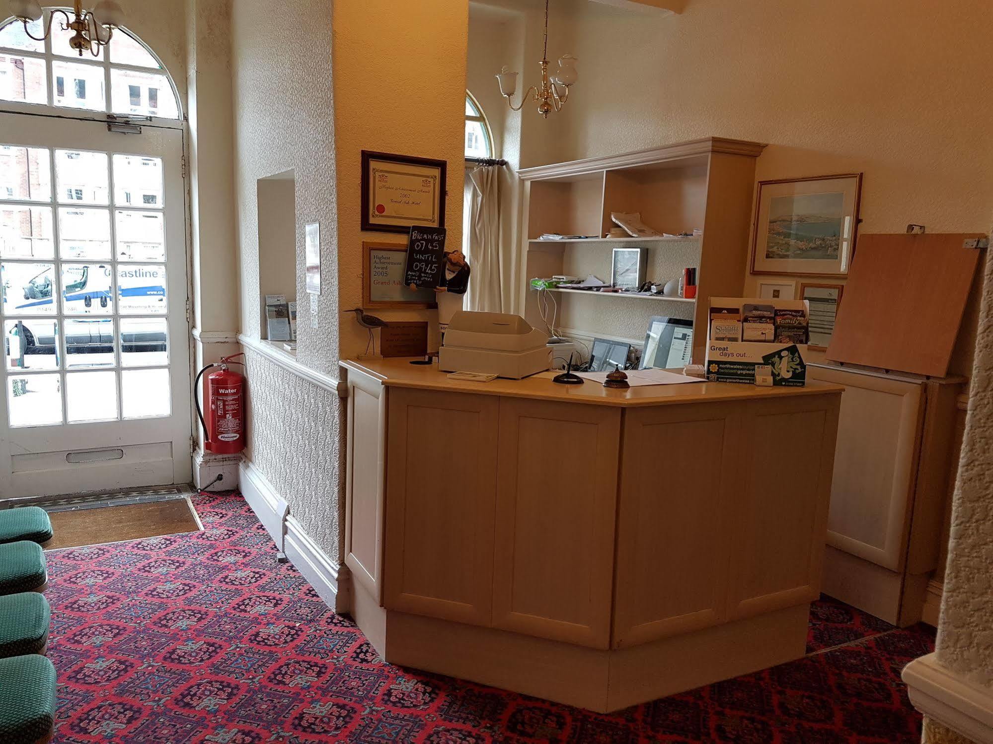 Grand Ash Hotel Llandudno Exterior foto